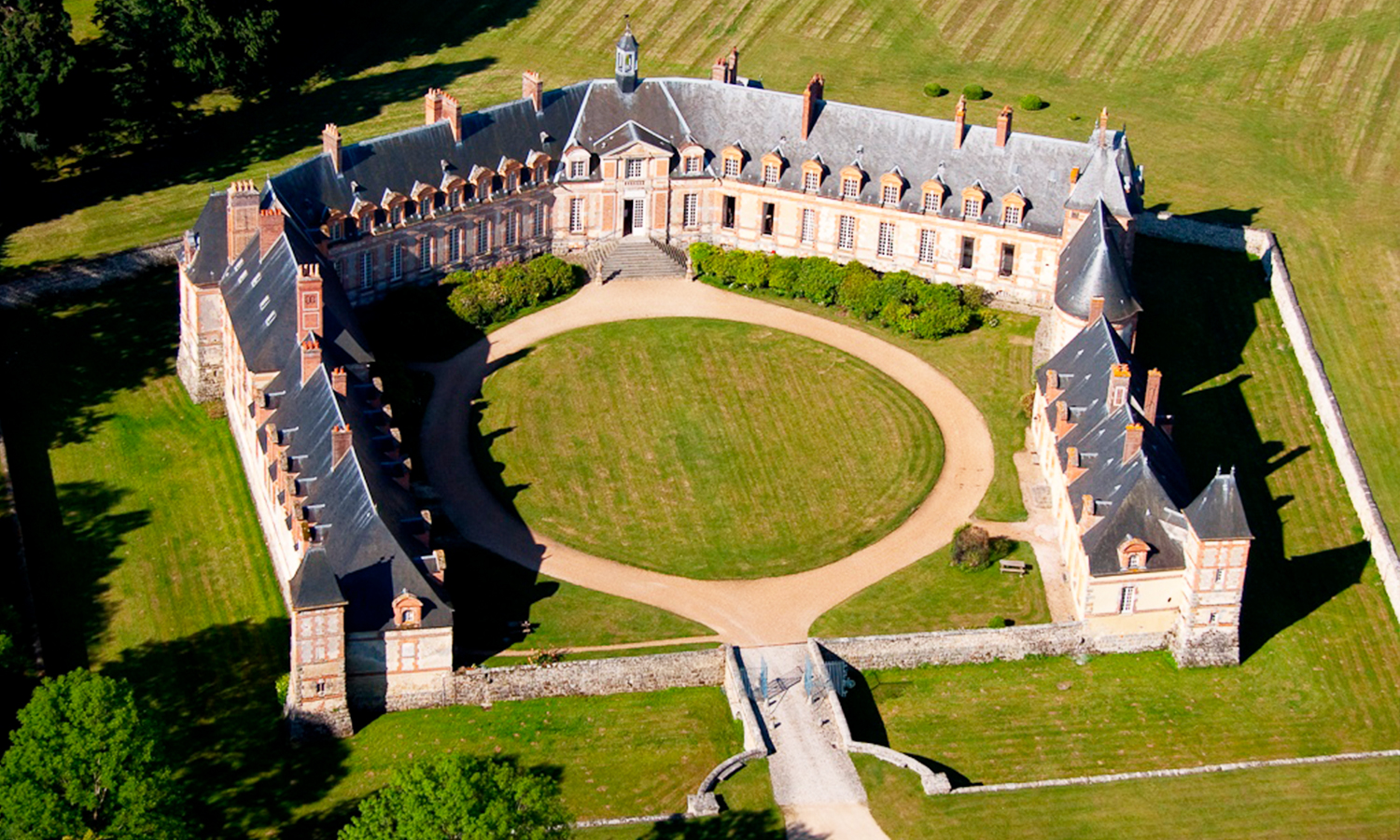 Mariage Le Château et Relais de Neuville 2_lie