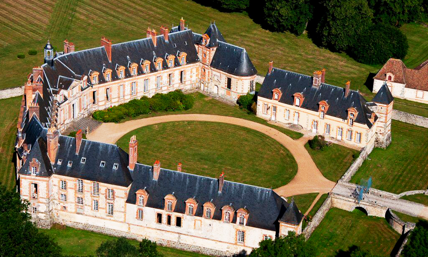 Mariage Le Château et Relais de Neuville 3_lie